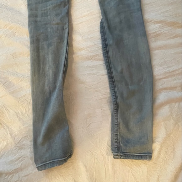 Cute Cut Out/Ripped Skinny Jeans - Picture 6 of 10